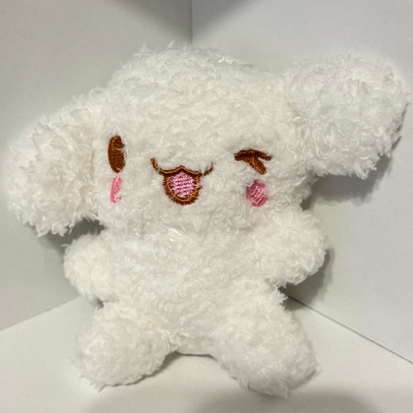 Fuzzy Cinnamoroll Plush Keychain - Picture 2 of 6